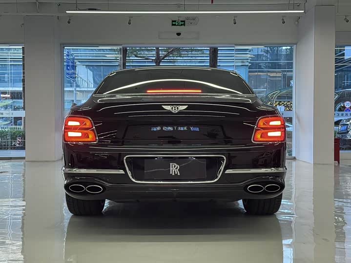 Фото 5 - Bentley Flying Spur