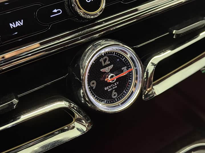 Фото 9 - Bentley Flying Spur
