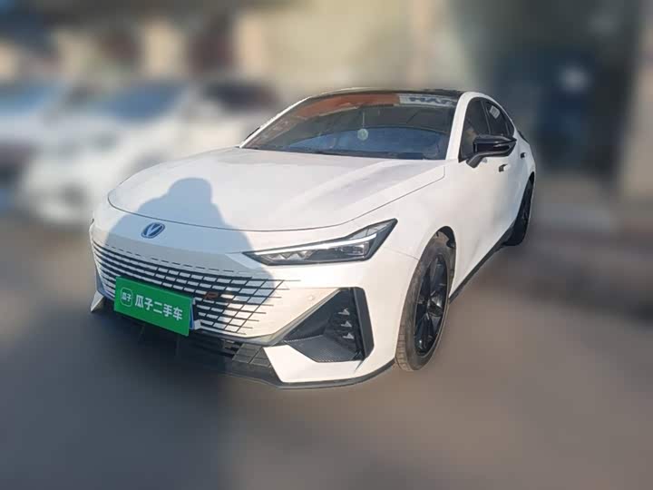 Фото 1 - Changan UNI-V