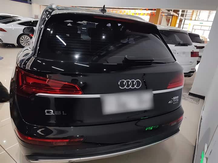 Фото 6 - Audi Q5L