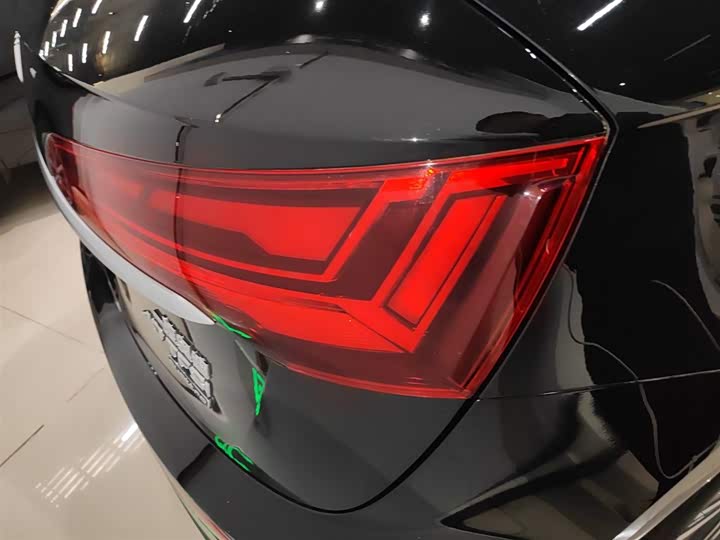 Фото 8 - Audi Q5L