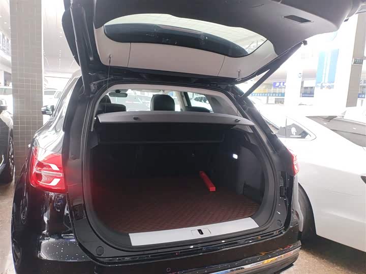 Фото 9 - Hongqi HS5