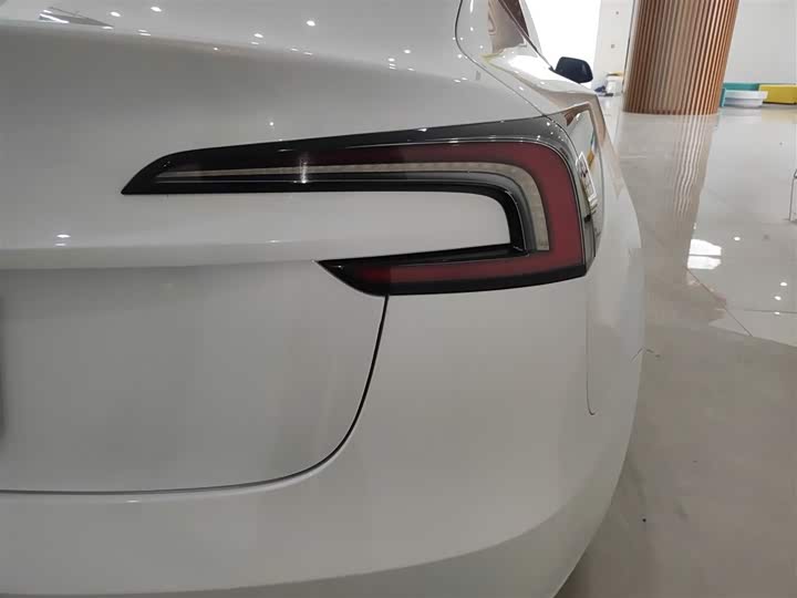 Фото 8 - Tesla Model 3