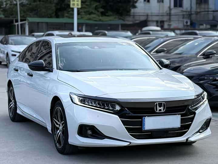 Фото 1 - Honda Accord