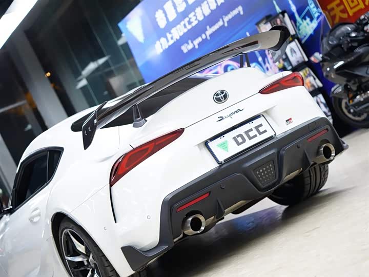 Фото 3 - Toyota Supra