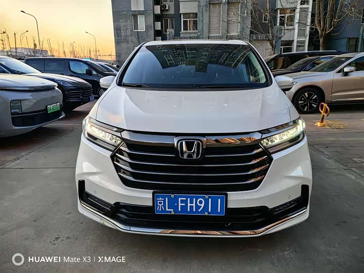 Фото 1 - Honda Odyssey