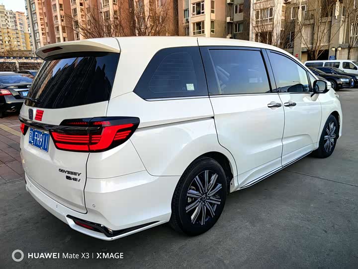 Фото 2 - Honda Odyssey