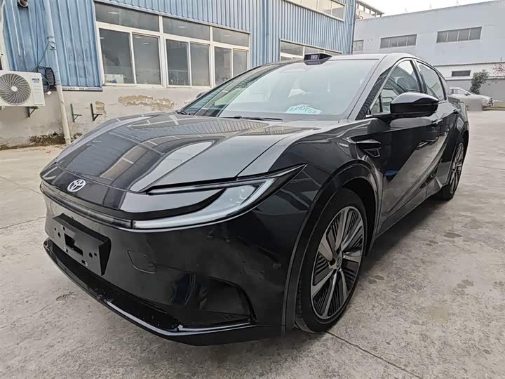 Фото 2 - Toyota bZ5