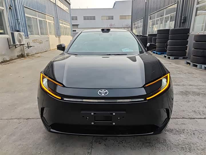 Фото 3 - Toyota bZ5