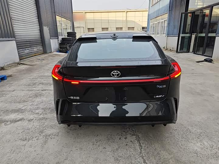 Фото 6 - Toyota bZ5