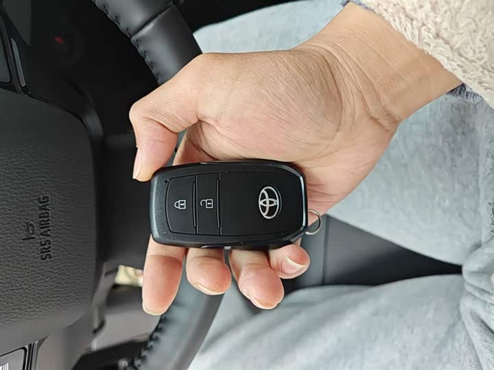 Фото 9 - Toyota bZ5