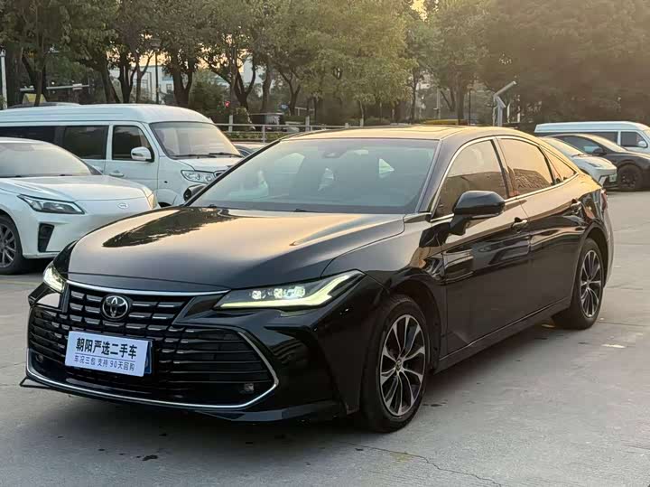 Фото 1 - Toyota Avalon