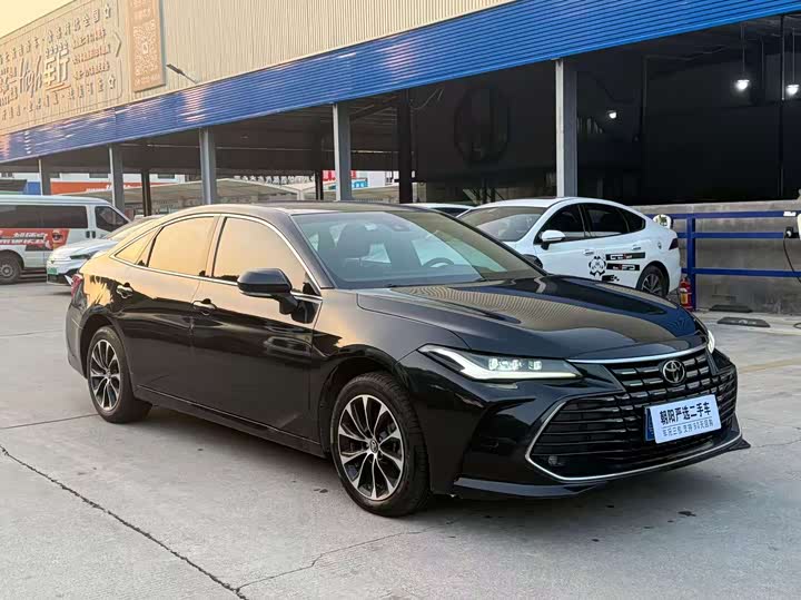 Фото 2 - Toyota Avalon