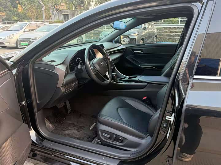 Фото 4 - Toyota Avalon