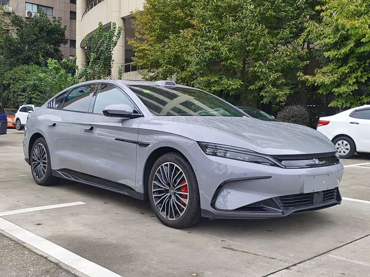 Фото 2 - BYD Han