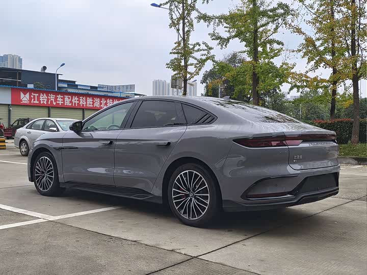 Фото 4 - BYD Han