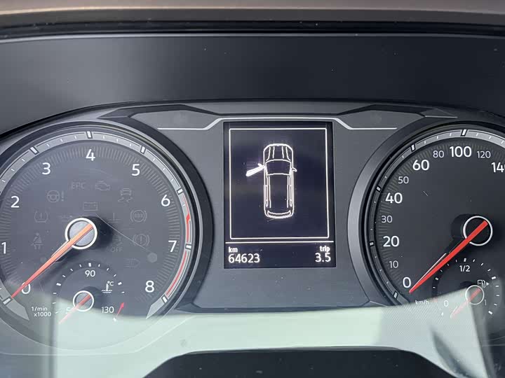 Фото 5 - Volkswagen Tharu