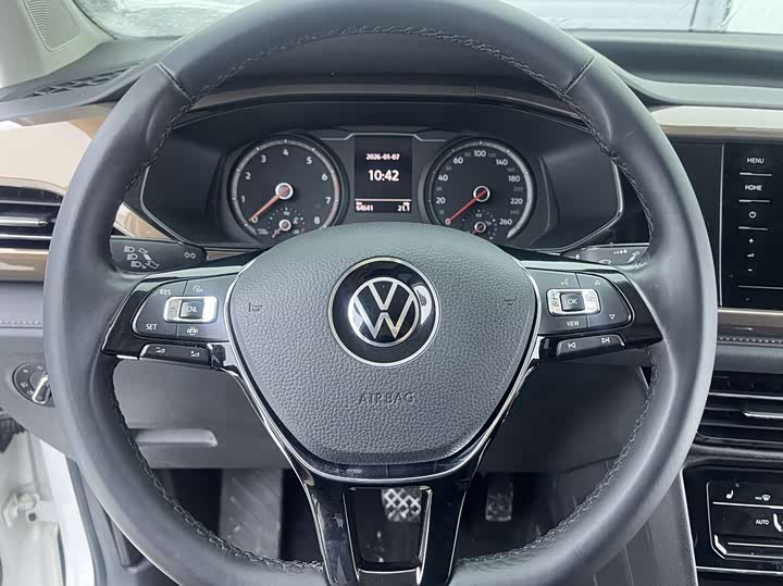Фото 6 - Volkswagen Tharu
