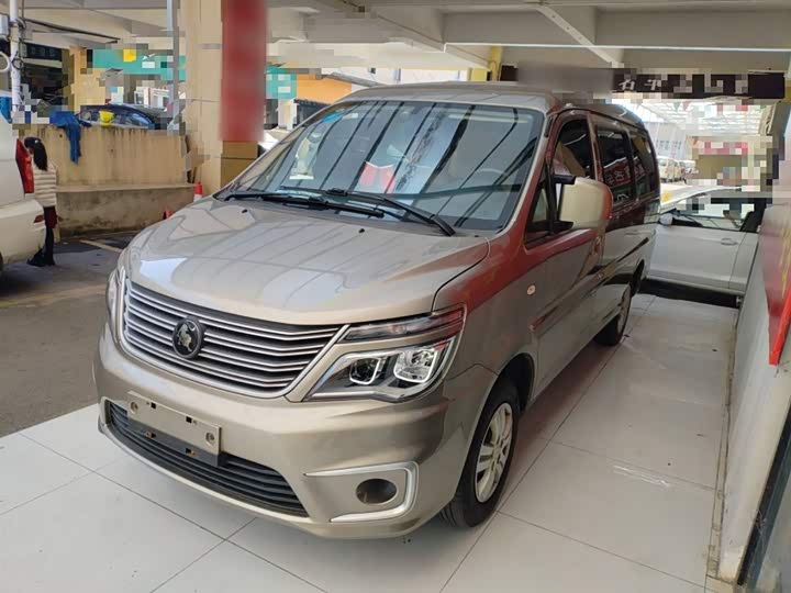 Фото 2 - Dongfeng Forthing Lingzhi M5