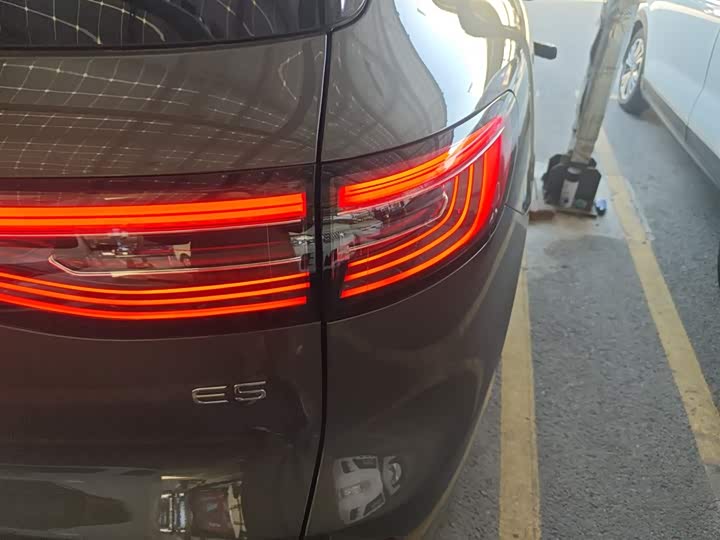 Фото 8 - Geely Galaxy E5