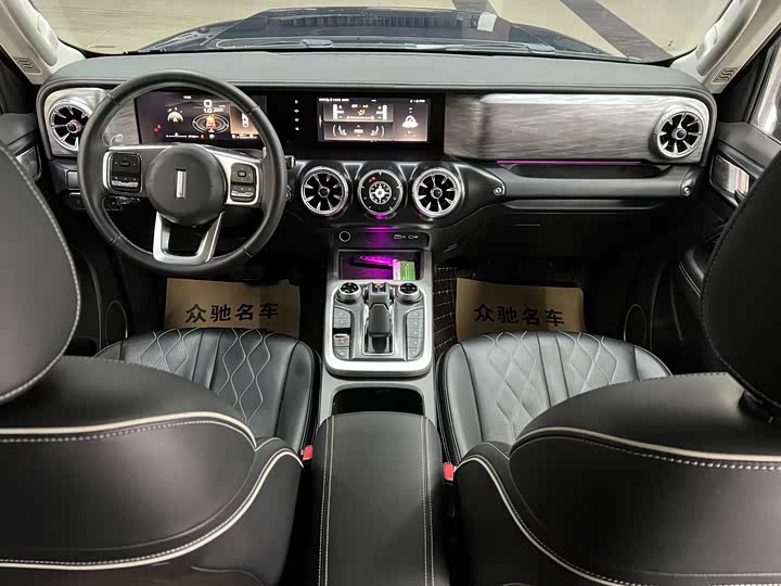 Фото 8 - Tank 300