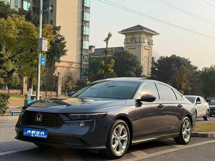 Фото 1 - Honda Accord