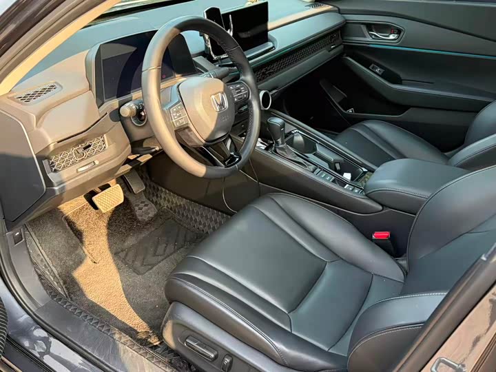 Фото 3 - Honda Accord