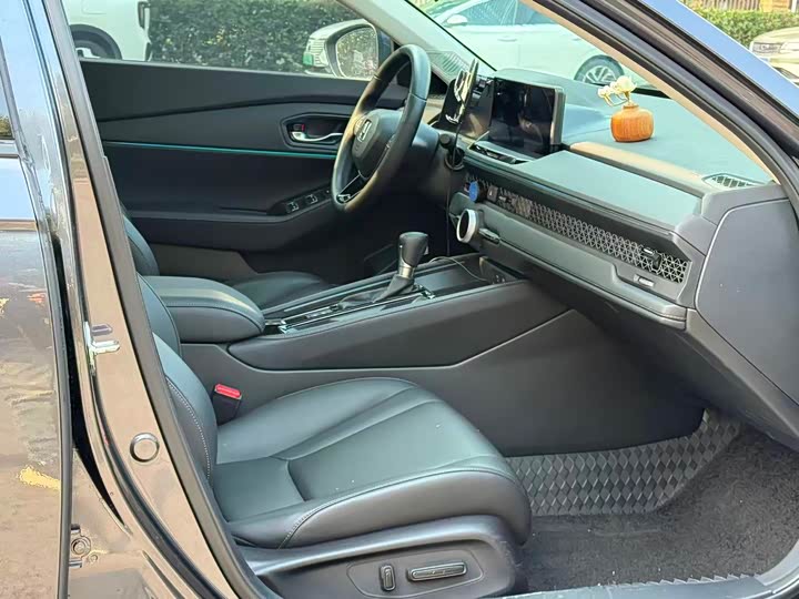 Фото 7 - Honda Accord