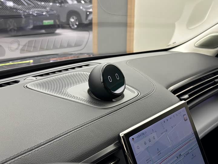 Фото 8 - Nio EC6