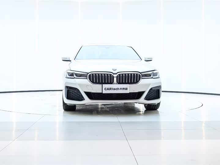 Фото 3 - BMW 5 Series