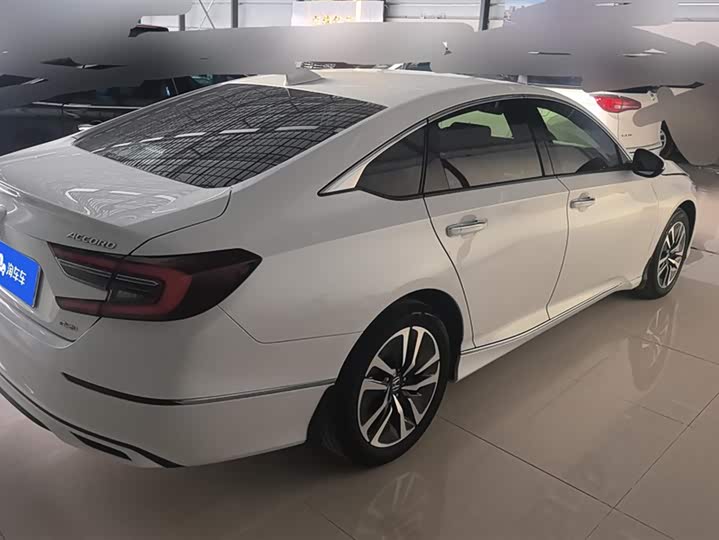 Фото 3 - Honda Accord