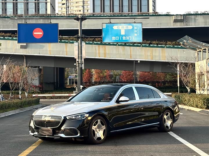 Фото 2 - Mercedes-Benz Maybach S-Class