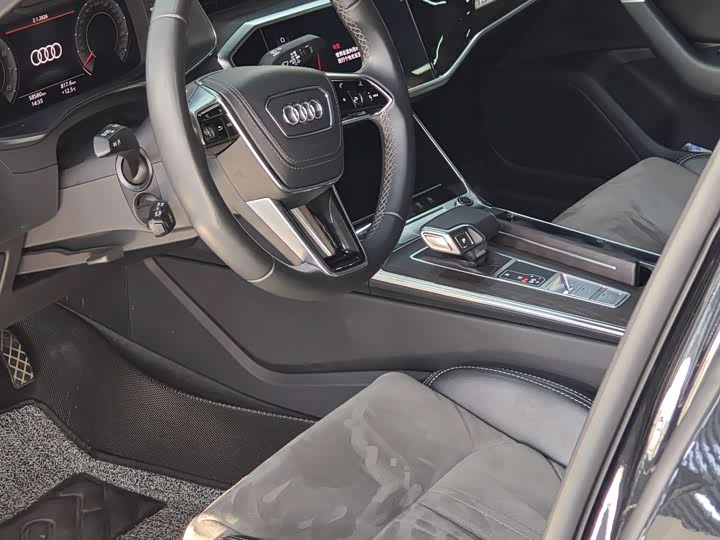 Фото 5 - Audi A6L