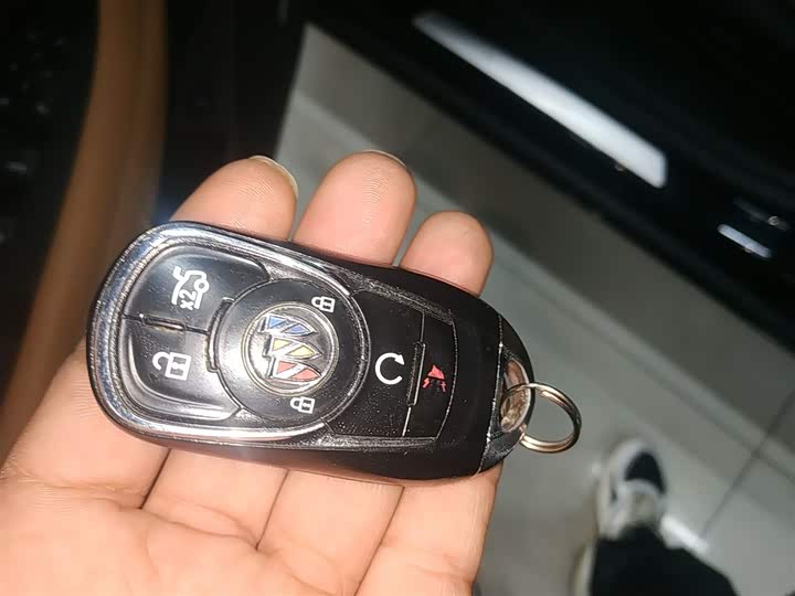 Фото 9 - Buick LaCrosse