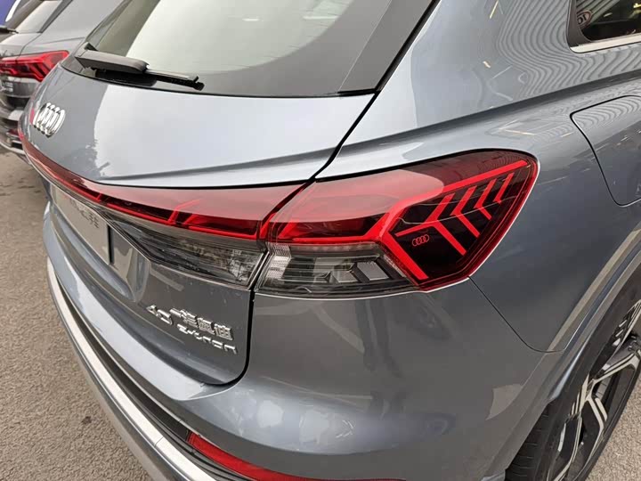 Фото 4 - Audi Q4 e-tron