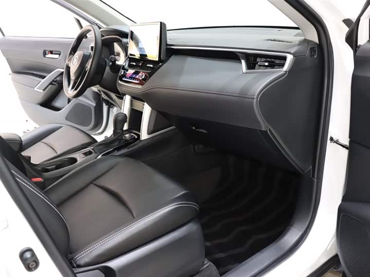 Фото 7 - Toyota Corolla Cross