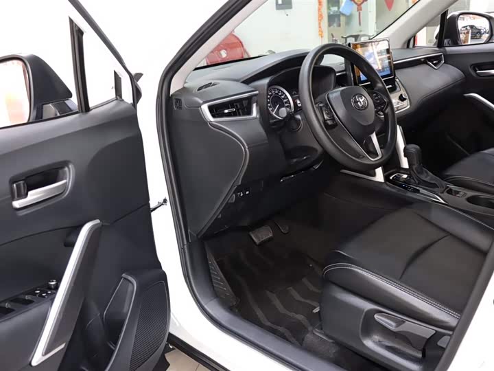 Фото 8 - Toyota Corolla Cross