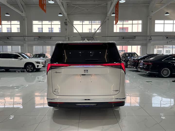 Фото 5 - Buick GL8 Hybrid