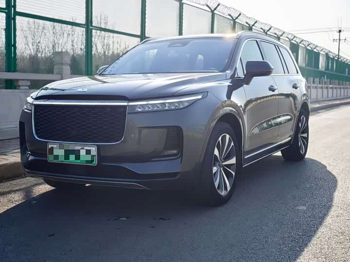 Фото 1 - LiXiang One