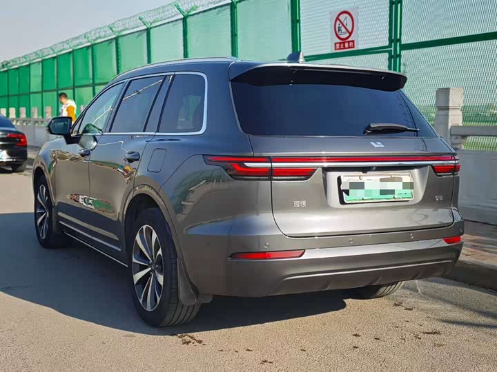 Фото 4 - LiXiang One