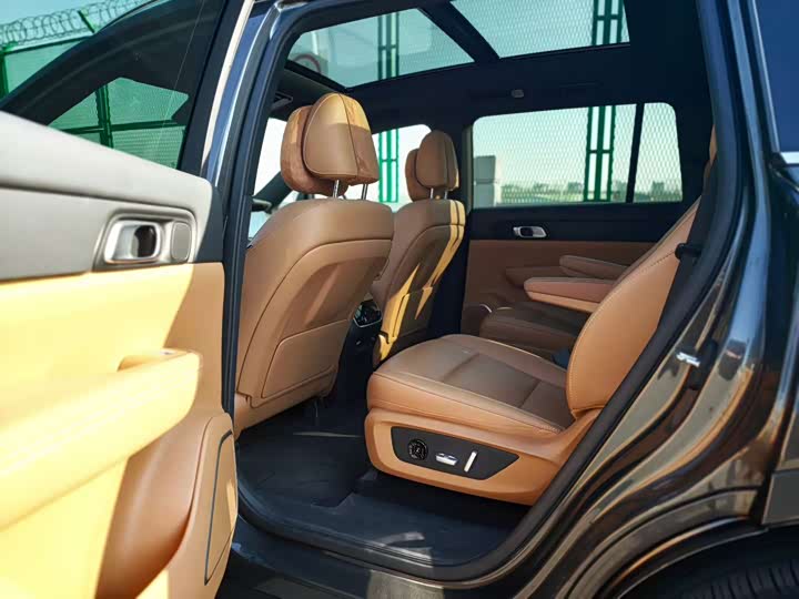 Фото 7 - LiXiang One