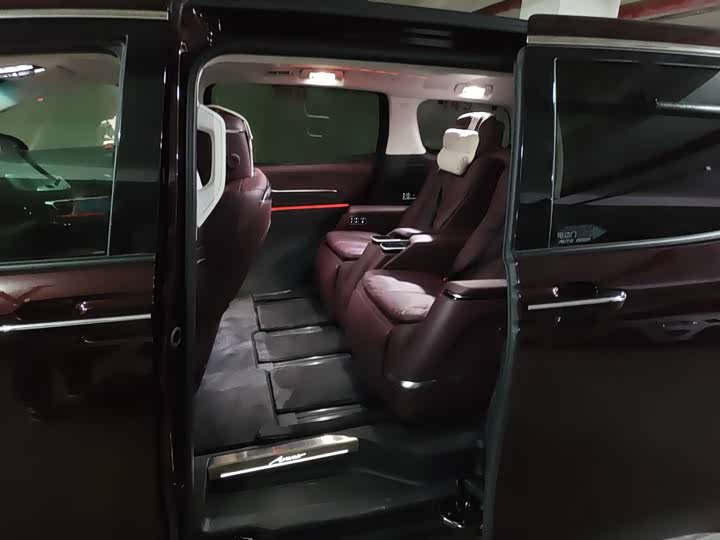 Фото 5 - Buick GL8 Century