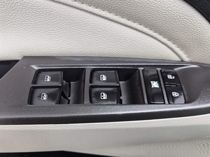 Фото 9 - Maxus G50