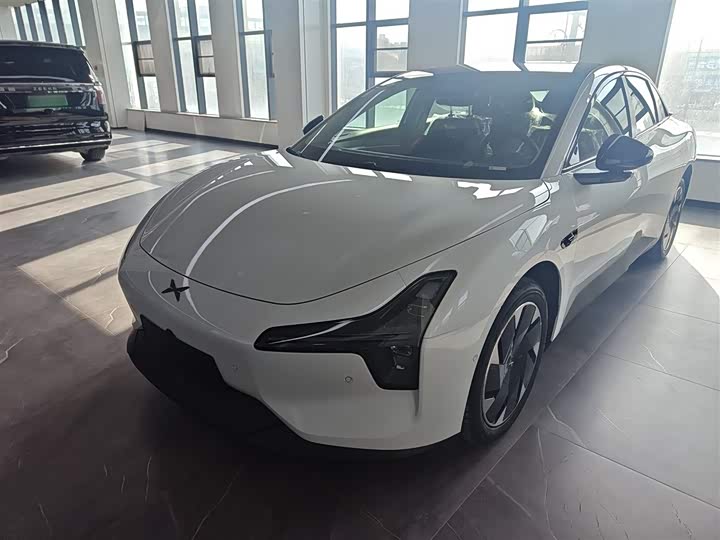 Фото 1 - XPeng Mona M03