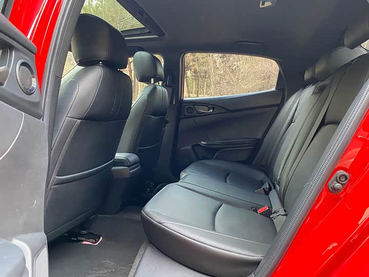 Фото 8 - Honda Civic