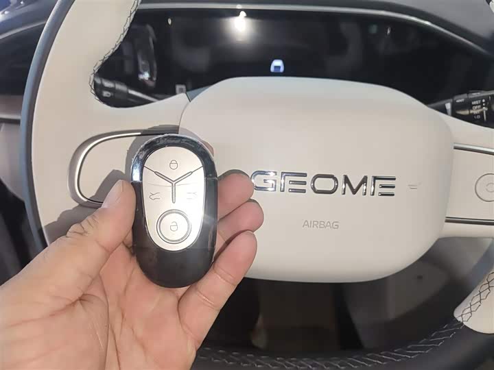 Фото 9 - Geely Galaxy Geome