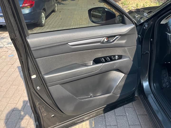 Фото 8 - Mazda CX-5