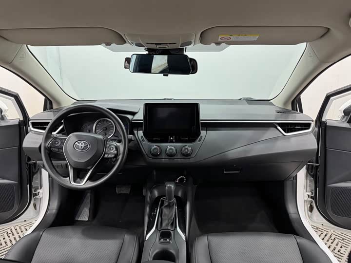 Фото 5 - Toyota Corolla