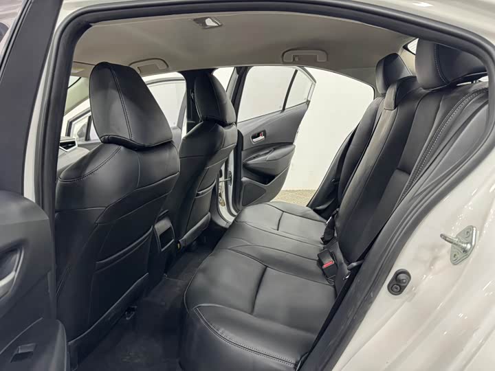 Фото 6 - Toyota Corolla