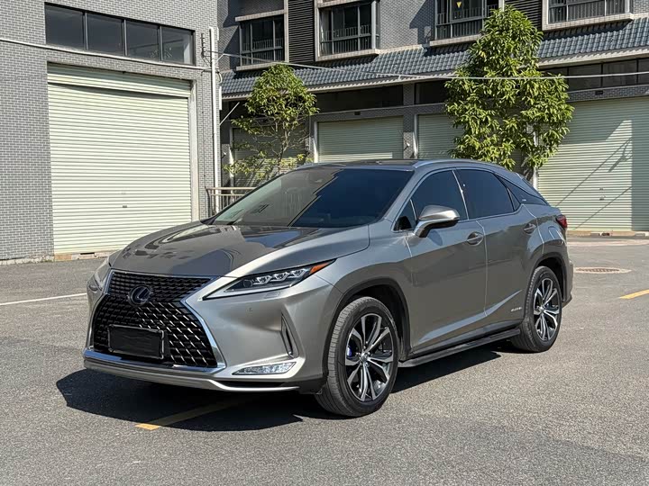 Фото 1 - Lexus RX